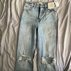 New A&F 90s Straight Ultra High Rise Jeans- NWT